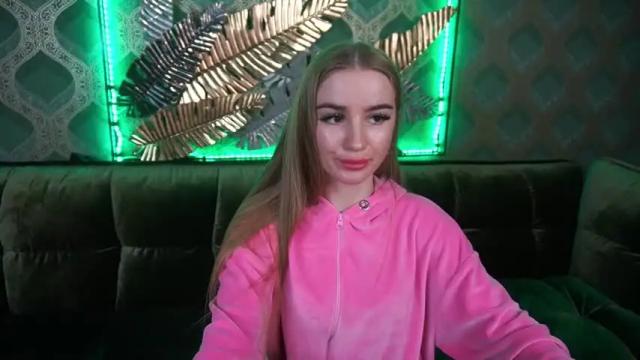 Image 1 of blondyluxx Stream on Chaturbate on 10 months ago