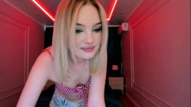 Image 8 of bloomingheart Stream on Chaturbate on 2 months ago