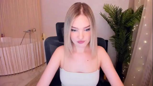 Thumbnail 1, bloomingheart's Stream at Chaturbate, 1 month ago
