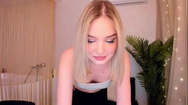 Image 11 of bloomingheart Stream on Chaturbate on 1 month ago