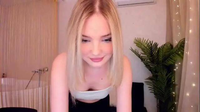 Image 12 of bloomingheart Stream on Chaturbate on 1 month ago