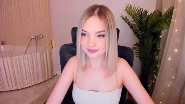Image 7 of bloomingheart Stream on Chaturbate on 1 month ago