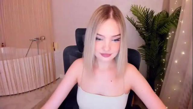 Thumbnail 3, bloomingheart's Stream at Chaturbate, 1 month ago