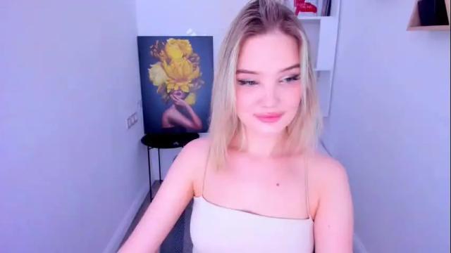 Image 11 of bloomingheart Stream on Chaturbate on 6 months ago