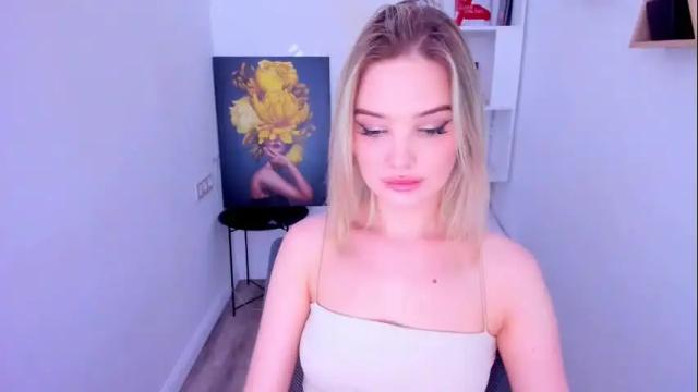 Image 12 of bloomingheart Stream on Chaturbate on 6 months ago