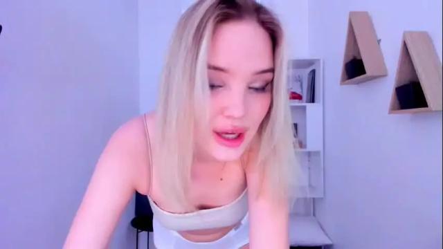 Image 8 of bloomingheart Stream on Chaturbate on 6 months ago