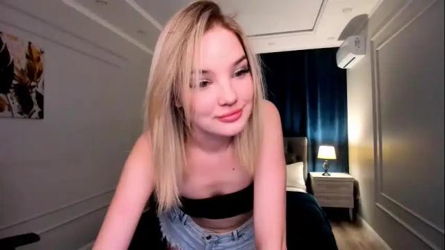 Image 11 of bloomingheart Stream on Chaturbate on 1 month ago