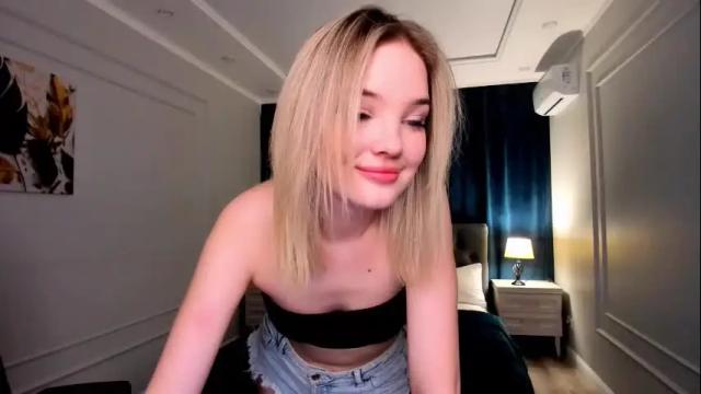 Image 8 of bloomingheart Stream on Chaturbate on 1 month ago