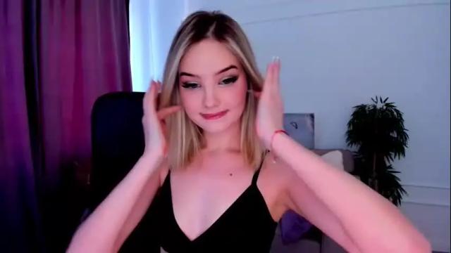 Image 12 of bloomingheart Stream on Chaturbate on 1 month ago