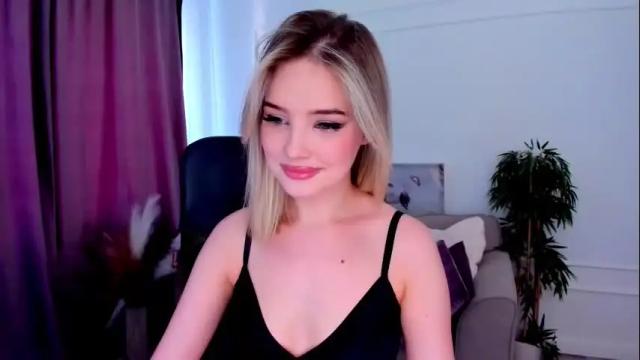 Image 6 of bloomingheart Stream on Chaturbate on 1 month ago