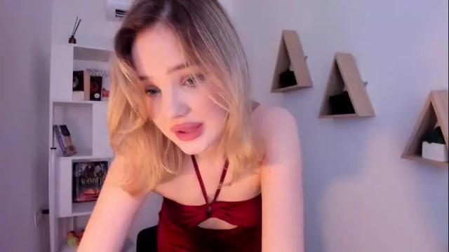 Image 12 of bloomingheart Stream on Chaturbate on 4 months ago