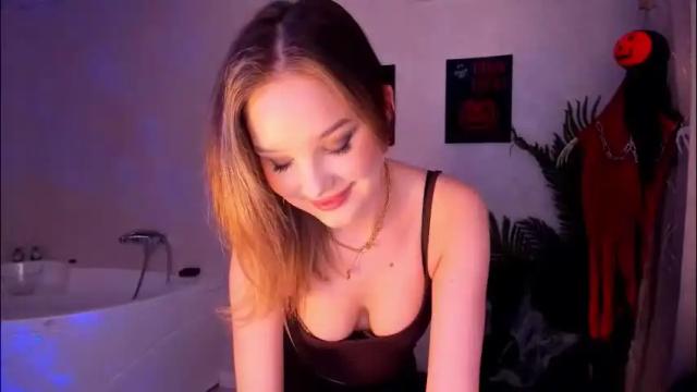 Image 12 of bloomingheart Stream on Chaturbate on 2 days ago