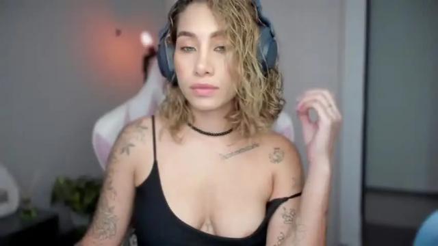 Image 8 of bloomlu Stream on Chaturbate on 12 months ago