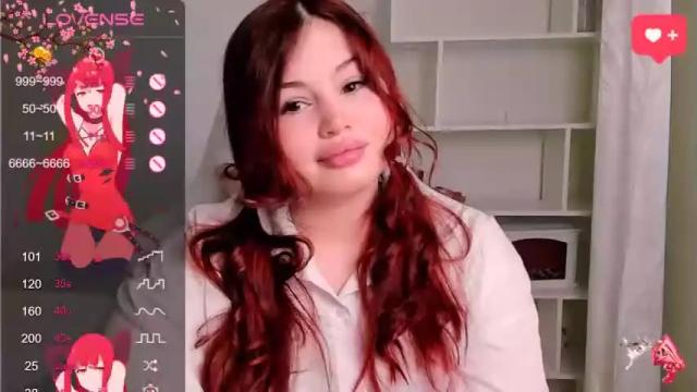 Image 4 of blooomcrystal Stream on Chaturbate on 17 months ago
