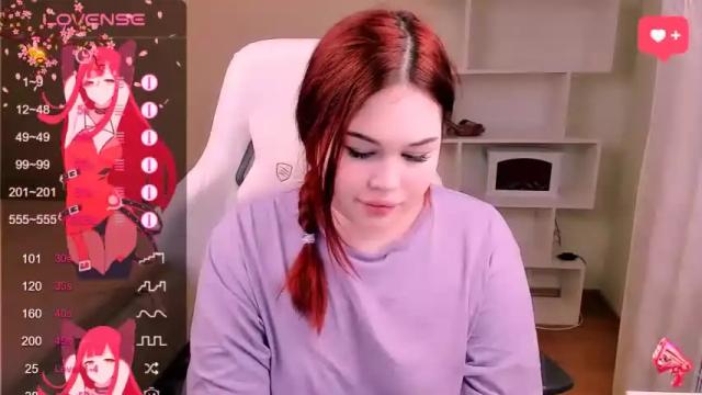 Image 2 of blooomcrystal Stream on Chaturbate on 17 months ago
