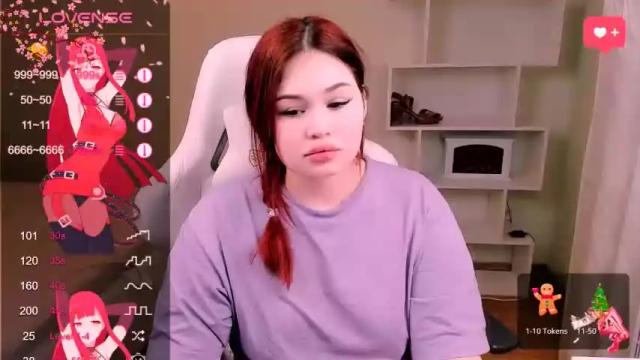 Image 3 of blooomcrystal Stream on Chaturbate on 17 months ago