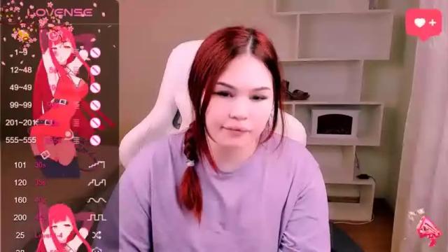 Image 7 of blooomcrystal Stream on Chaturbate on 17 months ago