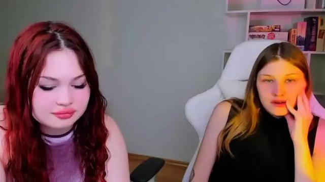 Image 10 of blooomcrystal Stream on Chaturbate on 16 months ago