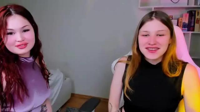 Image 11 of blooomcrystal Stream on Chaturbate on 16 months ago