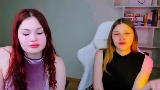 Image 7 of blooomcrystal Stream on Chaturbate on 16 months ago