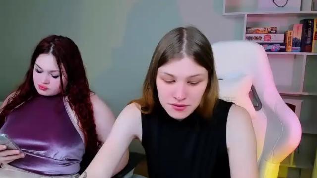Image 8 of blooomcrystal Stream on Chaturbate on 16 months ago