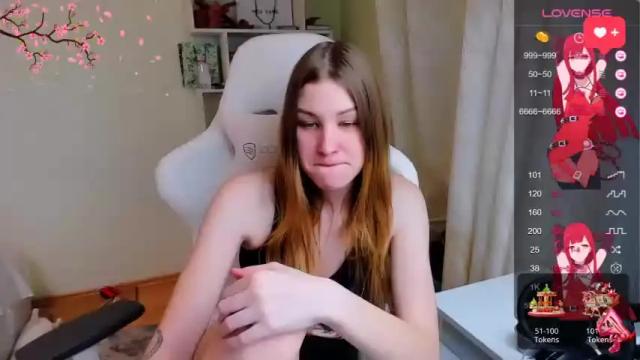 Image 6 of blooomcrystal Stream on Chaturbate on 16 months ago