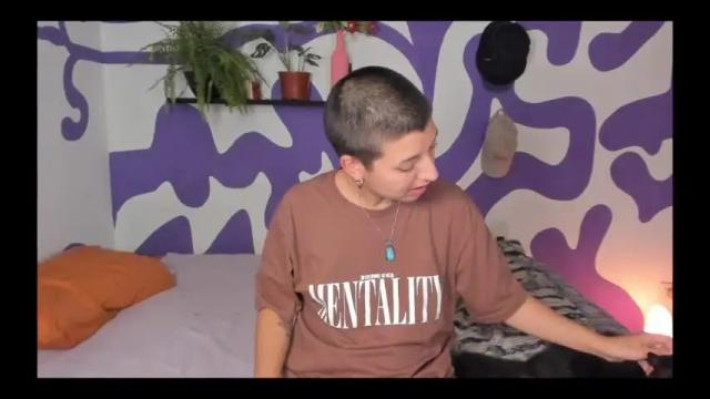Image 3 of blossomgin Stream on Chaturbate on 12 months ago