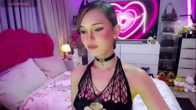 Image 2 of blue_aiveexx Stream on Chaturbate on 16 days ago