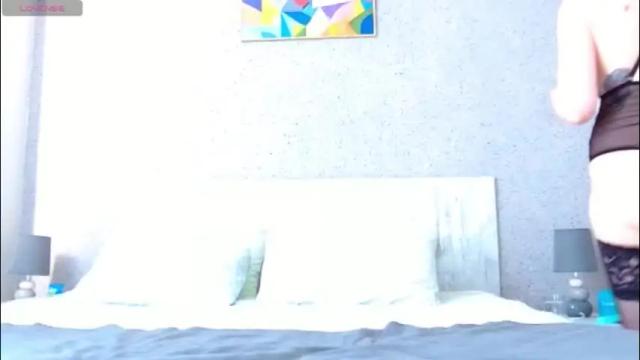 Image 3 of blue_bonnie_larsson Stream on Chaturbate on 3 months ago