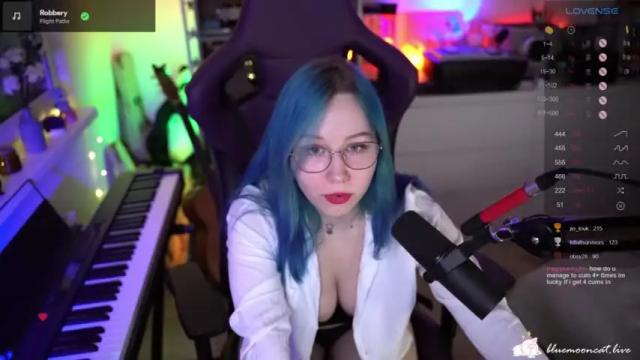 Image 12 of blue_mooncat Stream on Chaturbate on 15 months ago