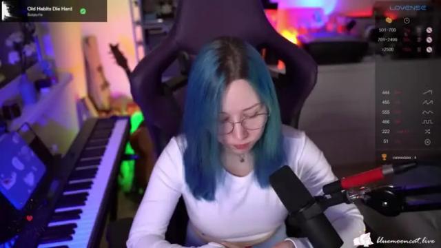 Thumbnail 2, blue_mooncat's Stream at Chaturbate, 15 months ago