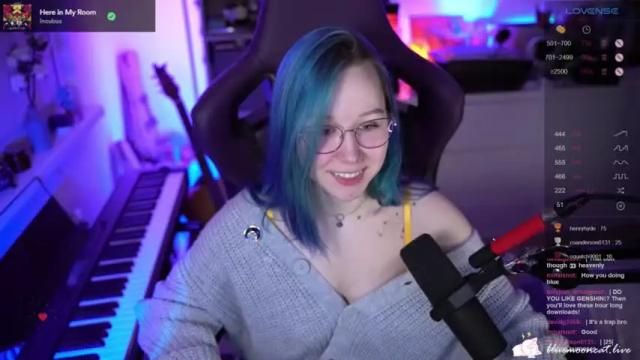 Image 3 of blue_mooncat Stream on Chaturbate on 15 months ago