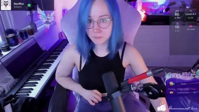 Image 3 of blue_mooncat Stream on Chaturbate on 14 months ago