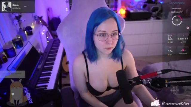 Image 12 of blue_mooncat Stream on Chaturbate on 16 months ago