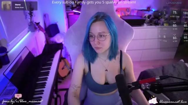 Image 12 of blue_mooncat Stream on Chaturbate on 12 months ago