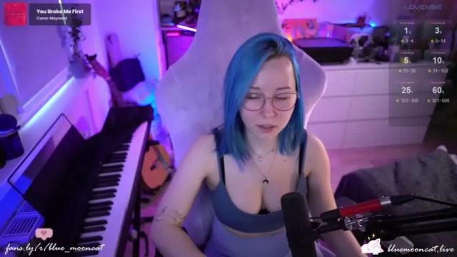 Thumbnail 3, blue_mooncat's Stream at Chaturbate, 12 months ago