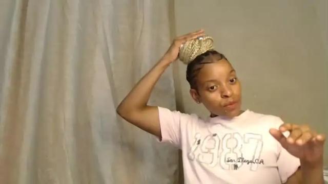 Image 6 of bluedi622952 Stream on Chaturbate on 15 months ago