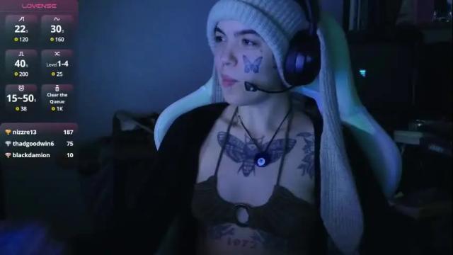 Image 8 of bluedweeb Stream on Chaturbate on 5 months ago