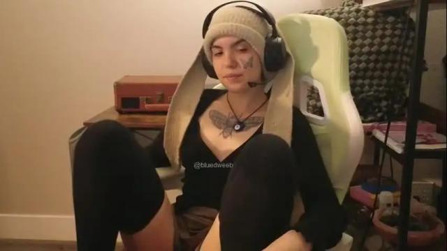 Image 3 of bluedweeb Stream on Chaturbate on 5 months ago
