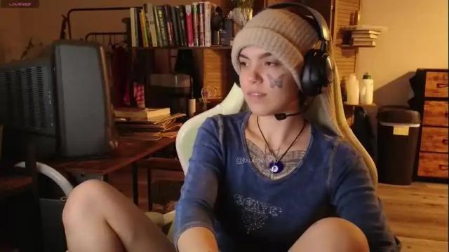 Image 2 of bluedweeb Stream on Chaturbate on 4 months ago