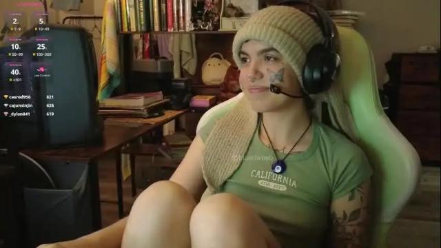 Image 12 of bluedweeb Stream on Chaturbate on 4 months ago