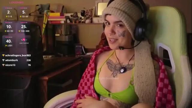 Image 10 of bluedweeb Stream on Chaturbate on 4 months ago