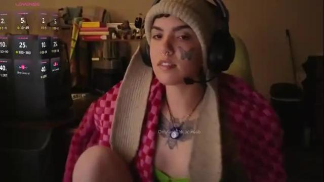 Image 2 of bluedweeb Stream on Chaturbate on 4 months ago