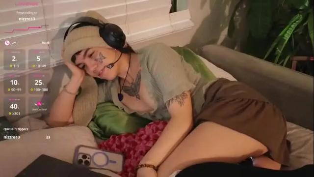 Image 10 of bluedweeb Stream on Chaturbate on 3 months ago