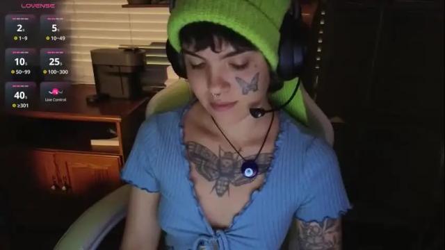 Image 12 of bluedweeb Stream on Chaturbate on 3 months ago