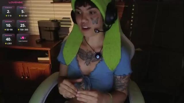 Image 8 of bluedweeb Stream on Chaturbate on 3 months ago