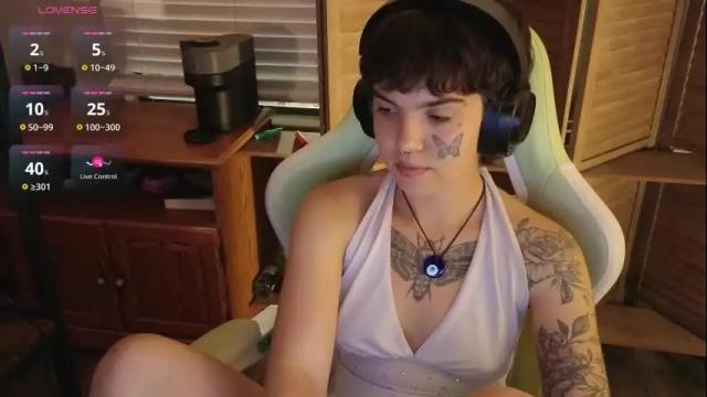 Image 3 of bluedweeb Stream on Chaturbate on 2 months ago