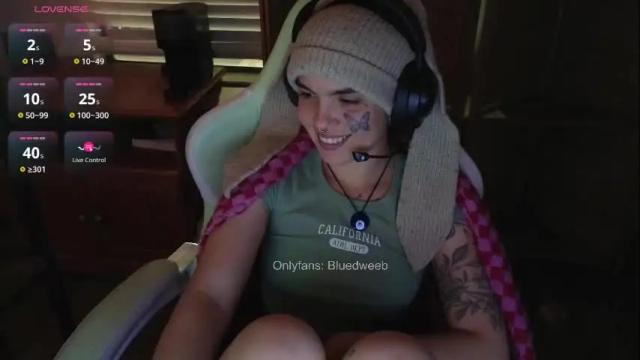 Image 3 of bluedweeb Stream on Chaturbate on 2 months ago