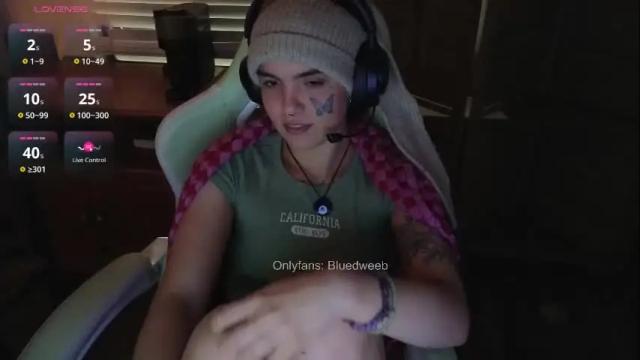 Image 7 of bluedweeb Stream on Chaturbate on 2 months ago