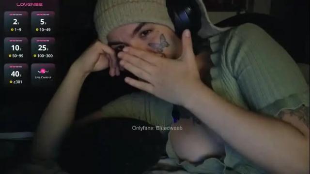 Image 7 of bluedweeb Stream on Chaturbate on 1 month ago